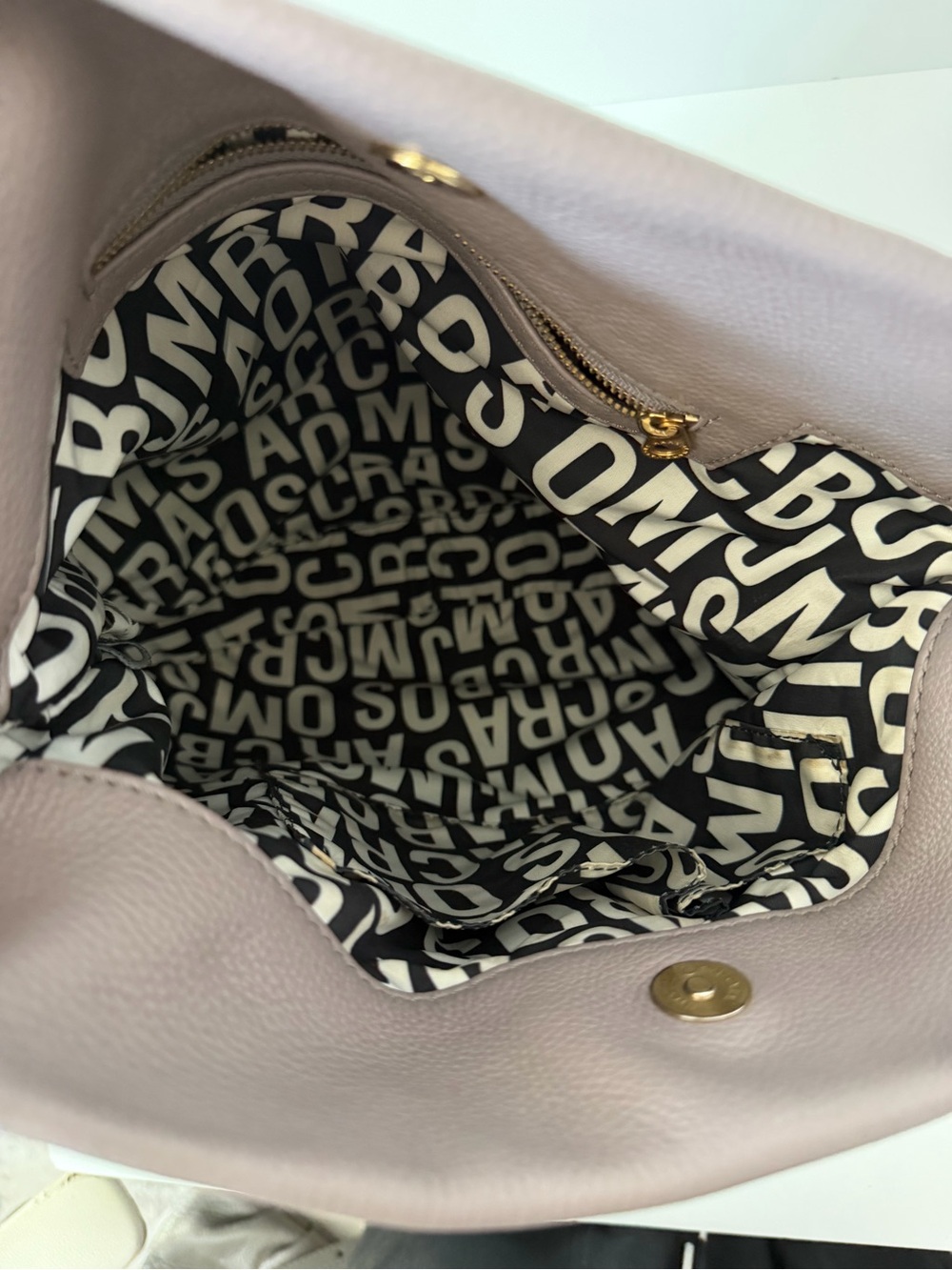 Marc Jacobs Standard Supply Pebbled Leather Hobo Bag in Taupe/Purple-Gray - Picture 8 of 10